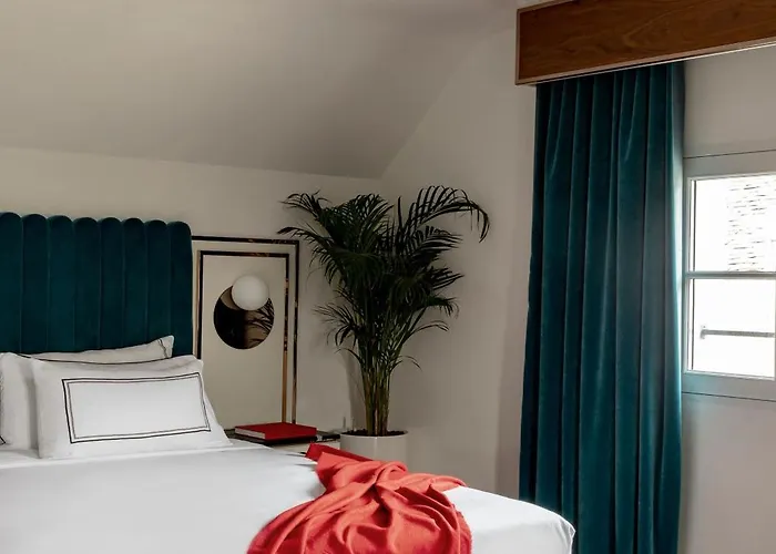 Maison Colbert Melia Collection