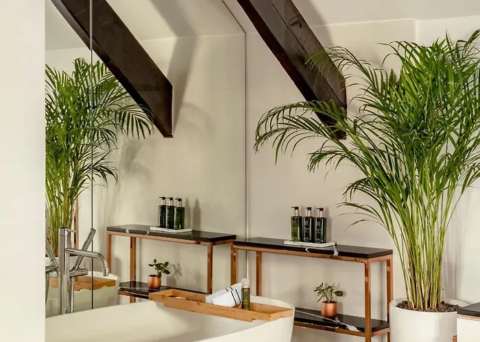 Maison Colbert Melia Collection מלון 5*