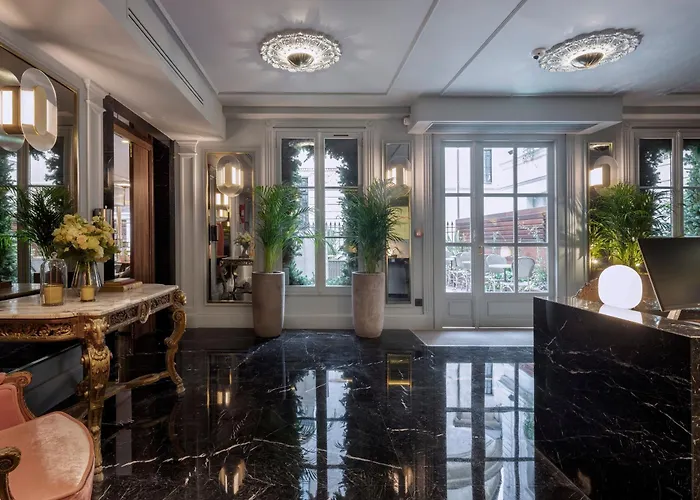 מלון Maison Colbert Melia Collection 5*