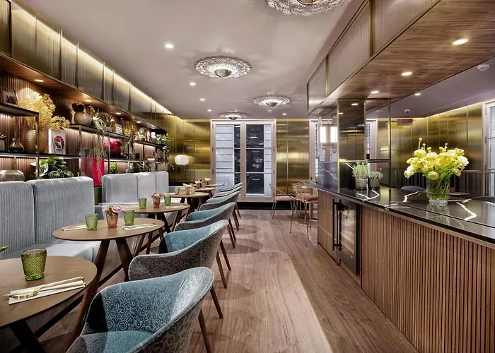 Maison Colbert Melia Collection מלון